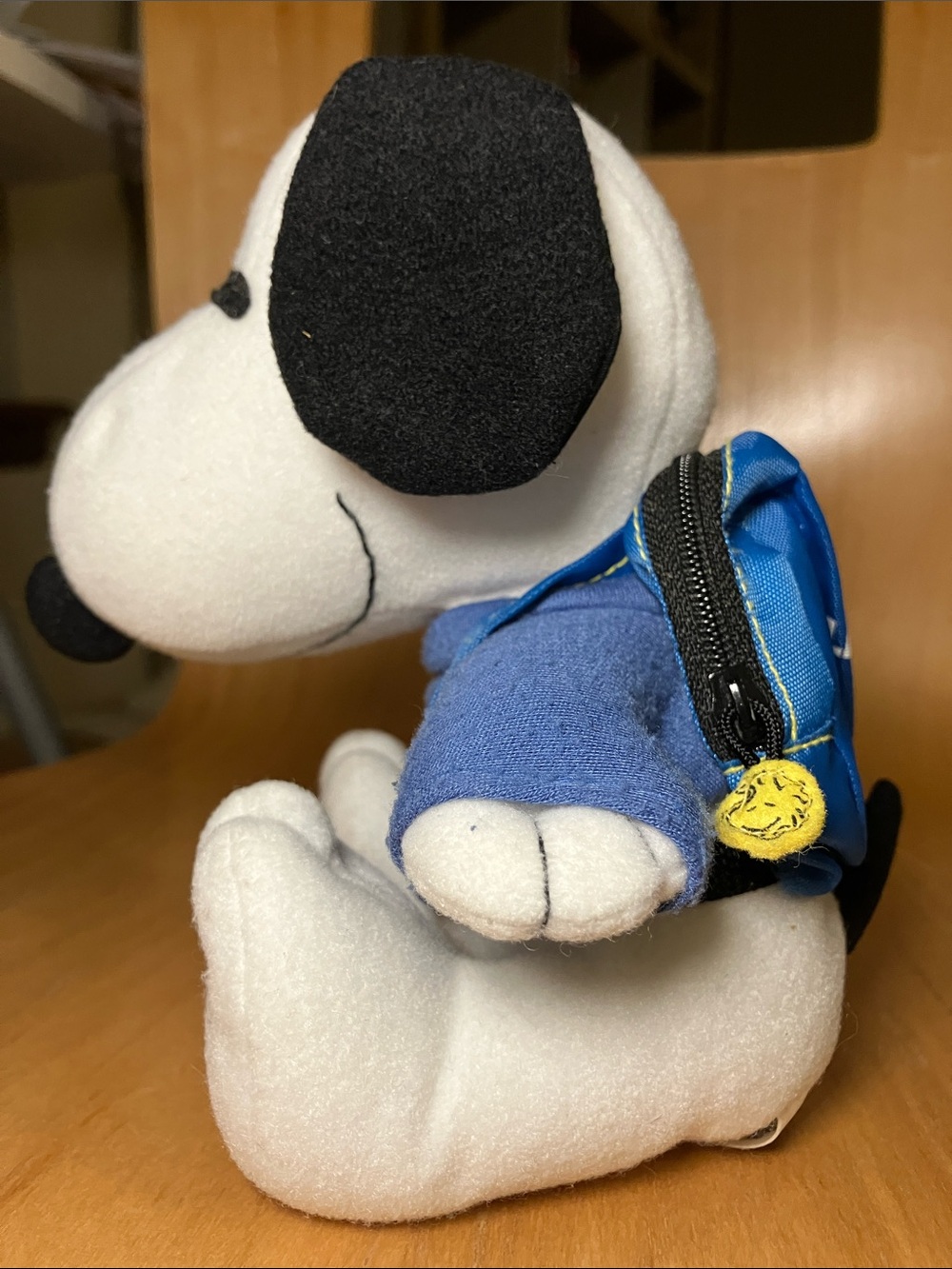 MetLife Promotional Beagle Scout Snoopy Plush with Working Backpack - Picture 2 of 10